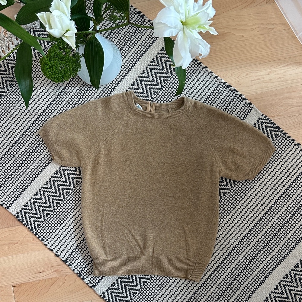 Tan Crop John Meyer of Norwich Short Sleeve Wool Sweater. #old money look